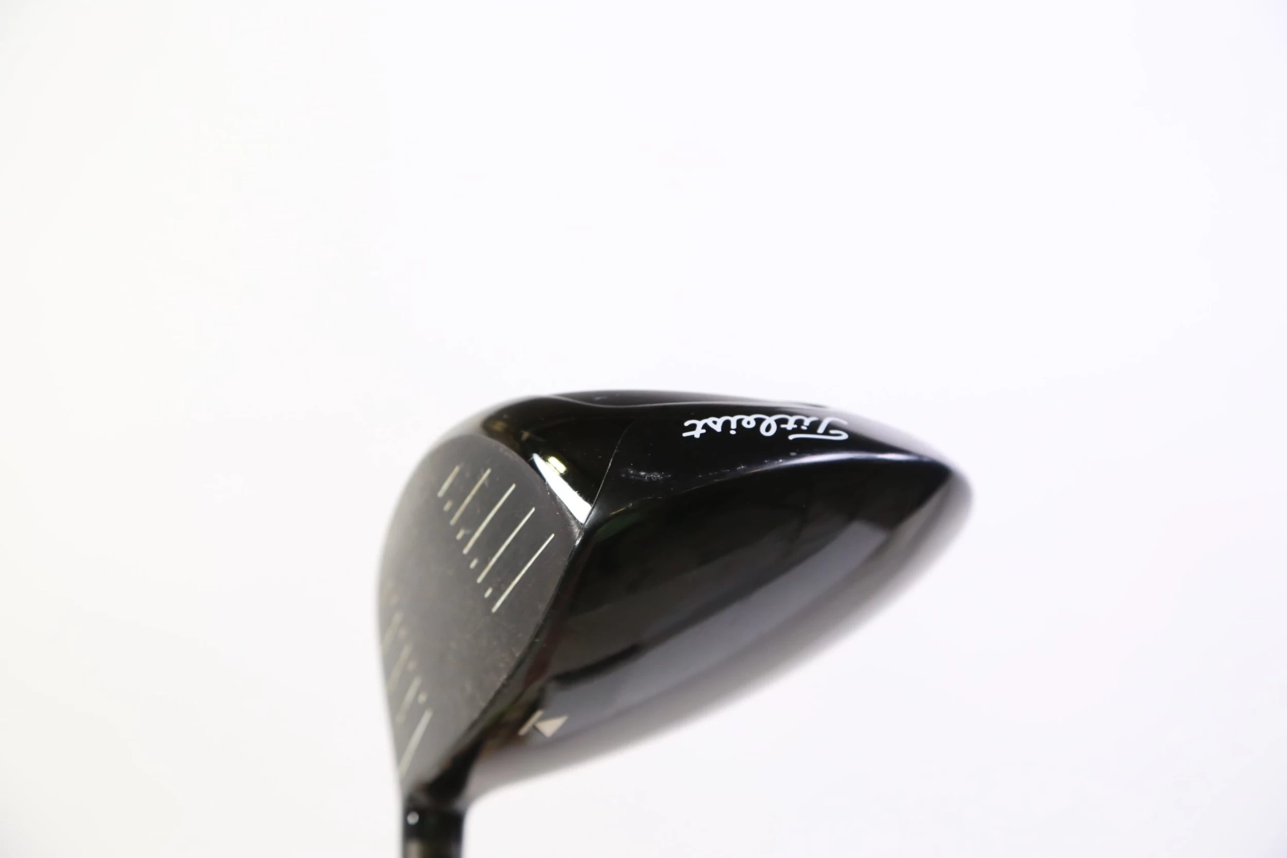 Titleist 910D2 Driver - Right-Handed - 9.5 Degrees - Regular Flex - Image 4