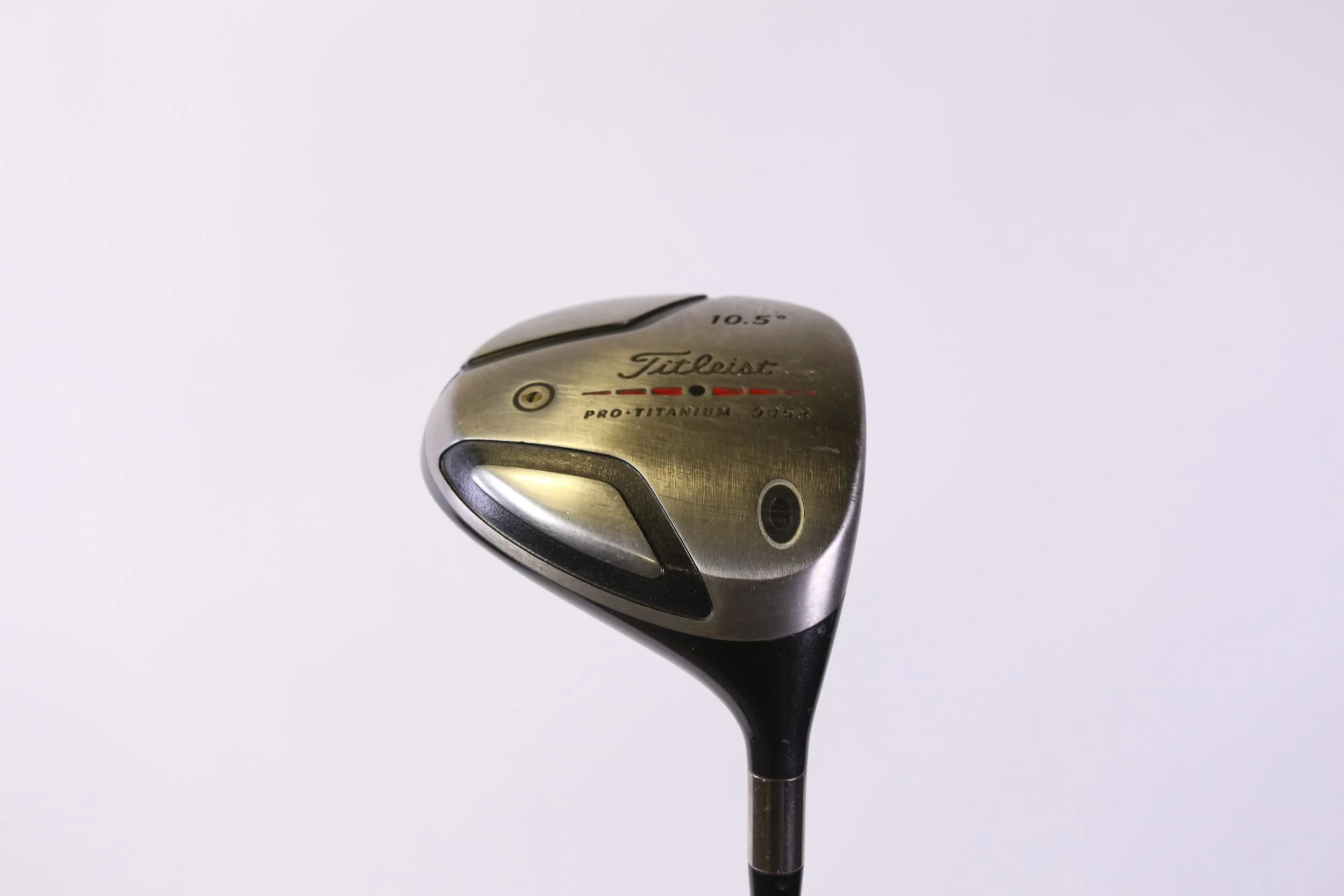 Titleist 905R Driver 45 In RH 10.5* Graphite Shaft Regular Flex - Image 3